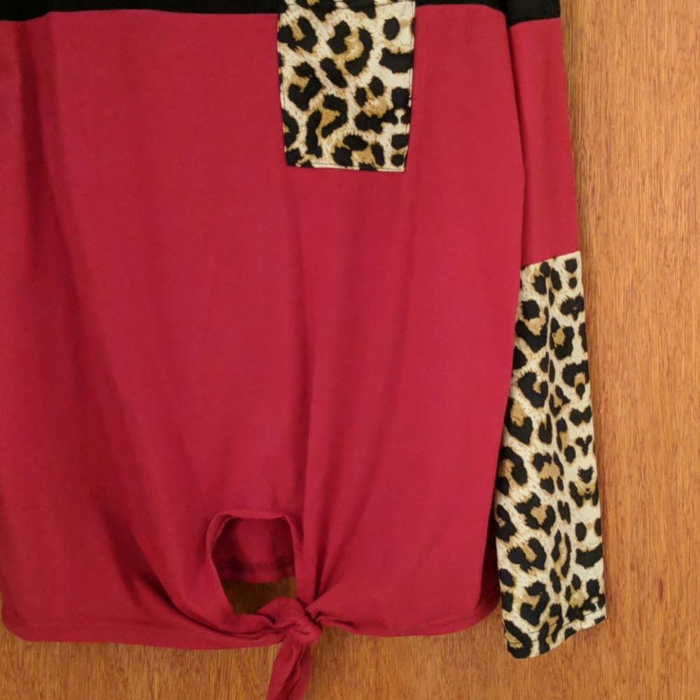 Cheetah print long sleeve - Picture 2 of 4